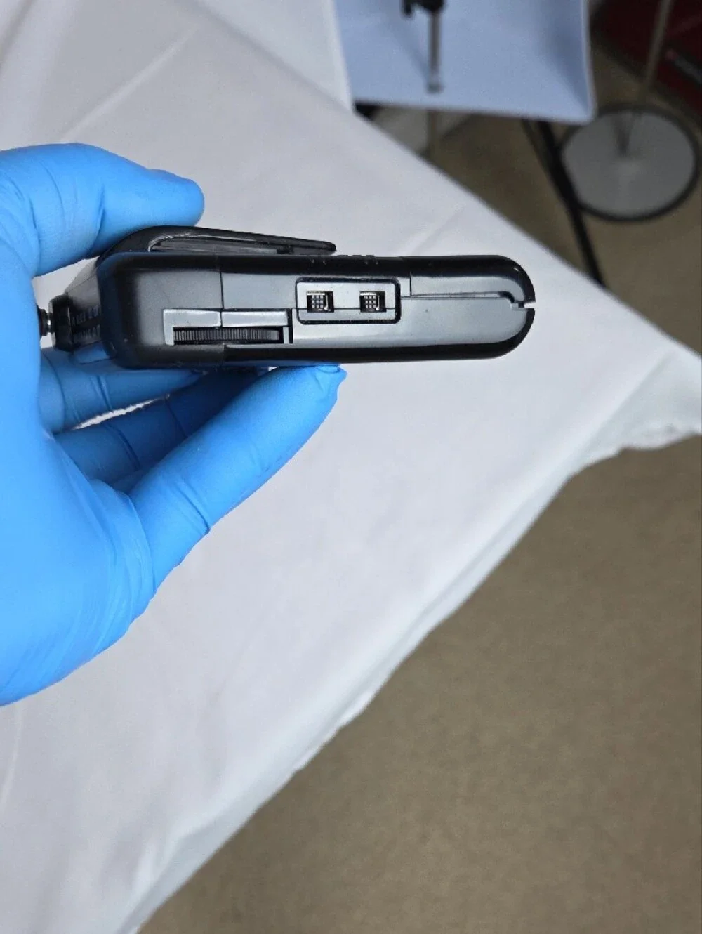 Sony Black FM/AM Walkman SRF 29...IN PERFECT CONDITION.